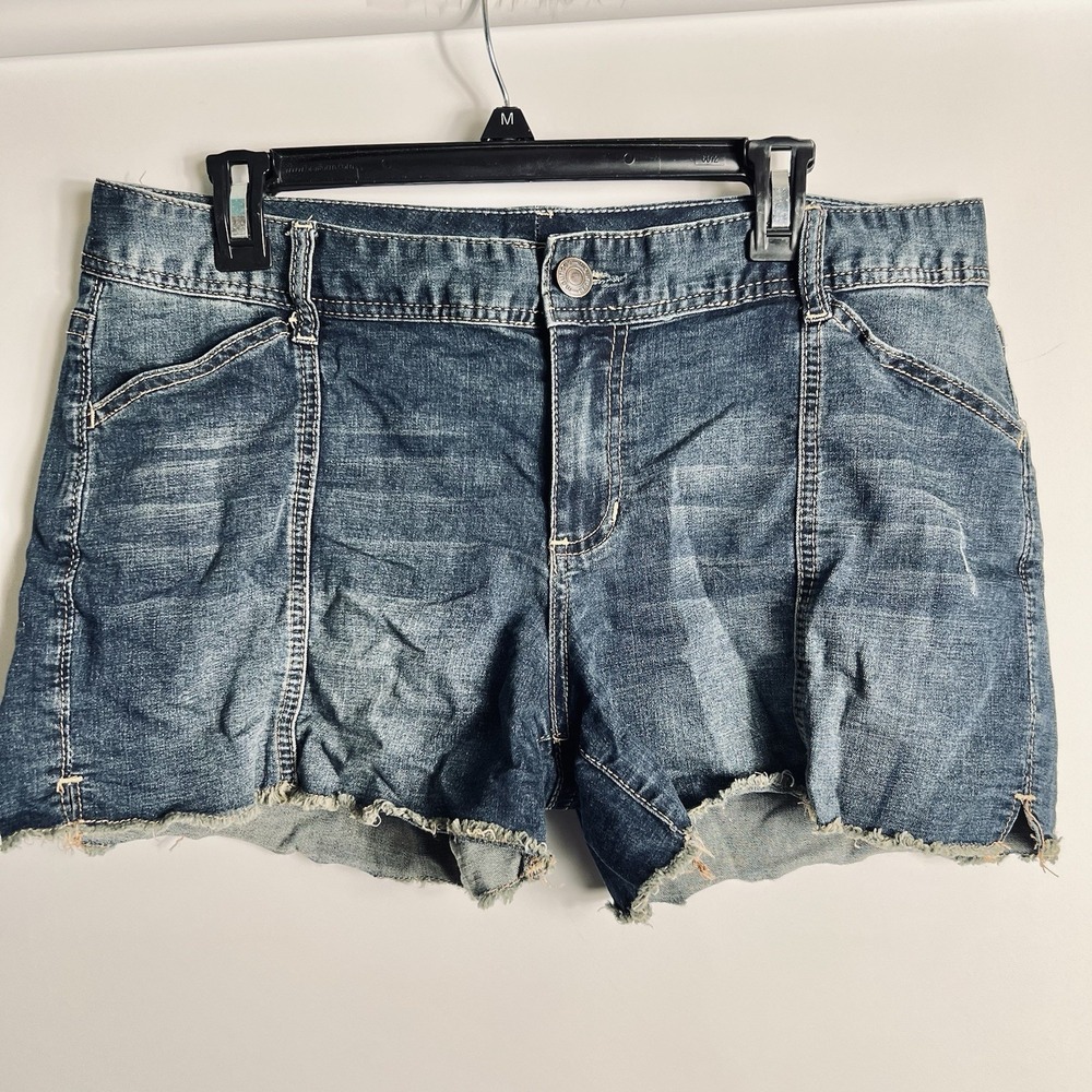 Y2K Style Maurices Women's 11/12 Denim Cutoff Shorts Raw Hem Distressed Blue
